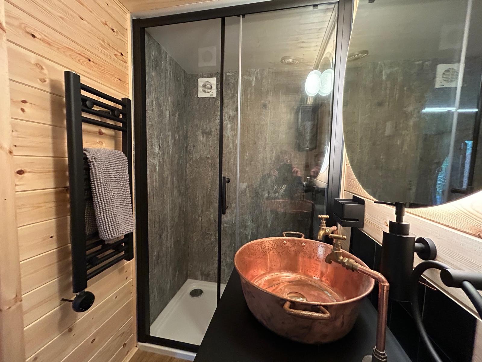 Lincoln Lodge bathroom